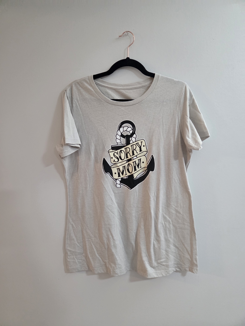 Graphic 'Sorry Mom' Anchor Tee in Light Gray